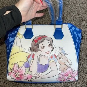 Snow White loungfly purse with shoulder strap
Brand new never used